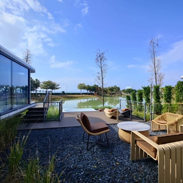 prefab capsule house