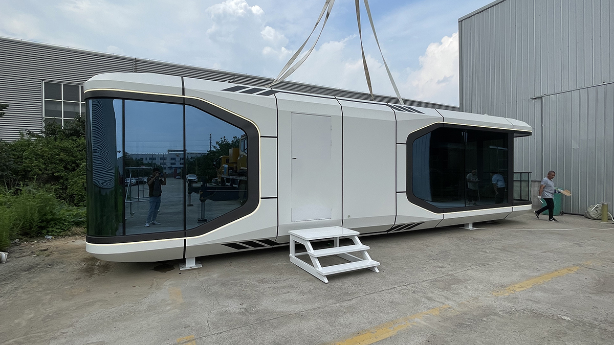 Customize a Space Capsule House