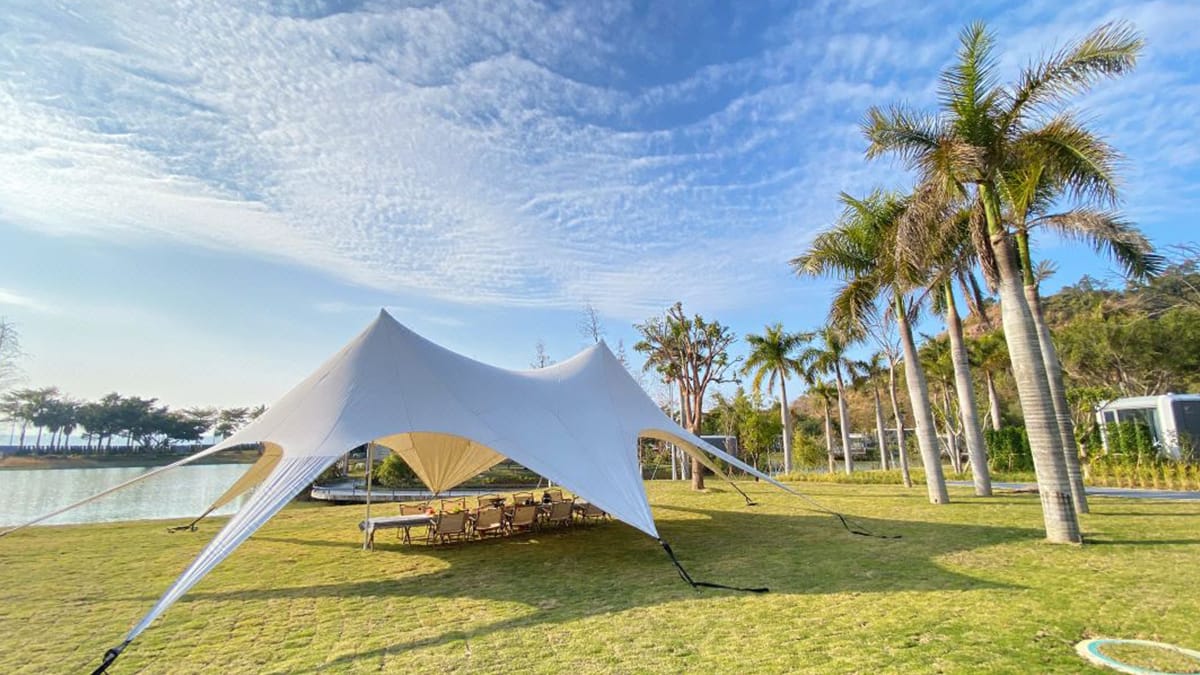 Glamping Capsule Houses