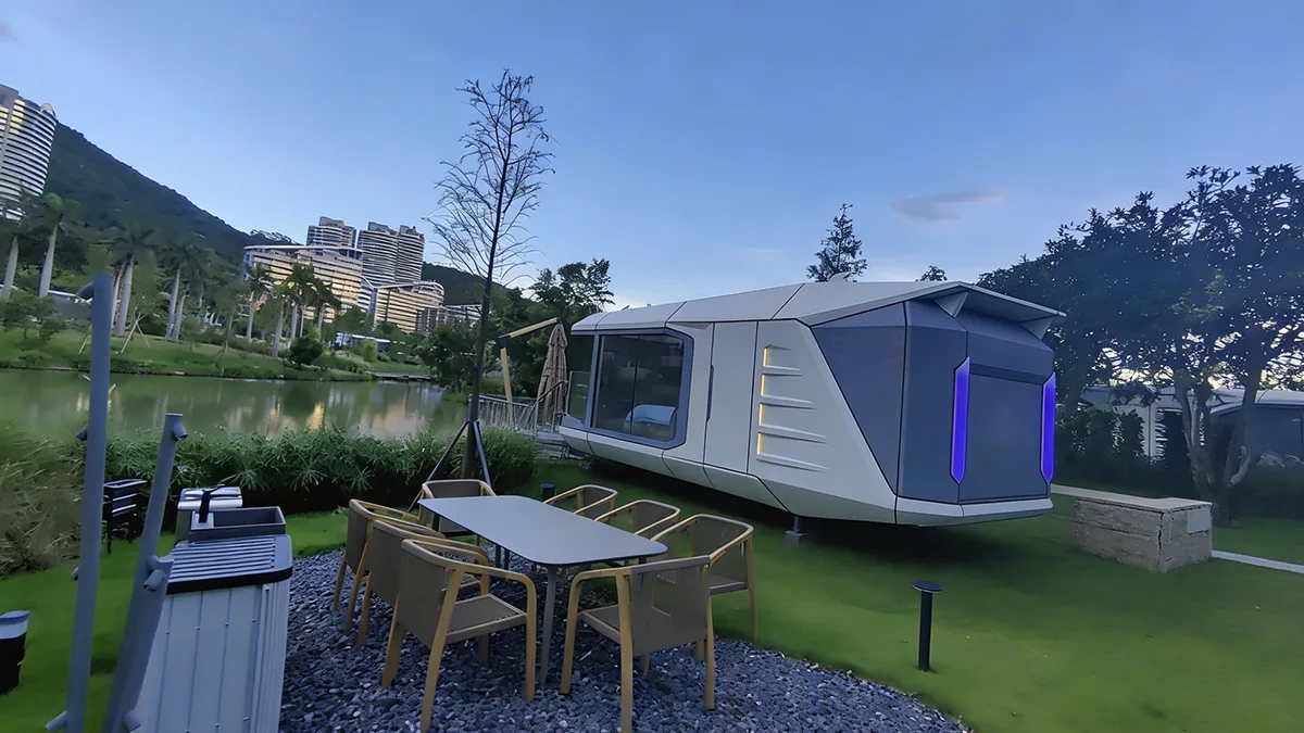 Casa cápsula para complejo turístico de montaña